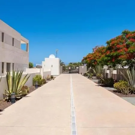 The New & Parking Agaete