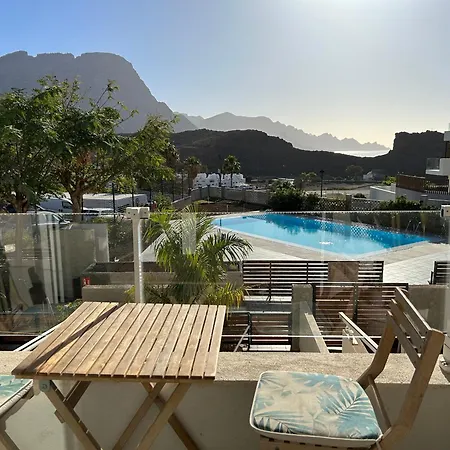 The New & Parking Apartman *